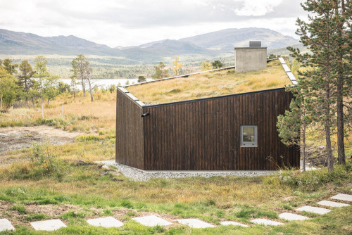 версия традиционного горного приюта в Норвегии......