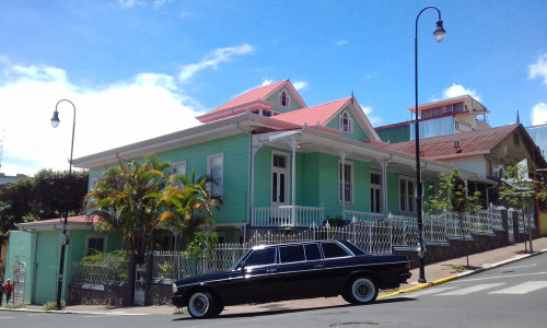 ANTIQUE-COSTA-RICA-MANSION.-BARRIO-AMON-MERCEDES-LIMOUSINE-CITY-TOURSef5d8ad3ace52680.jpg