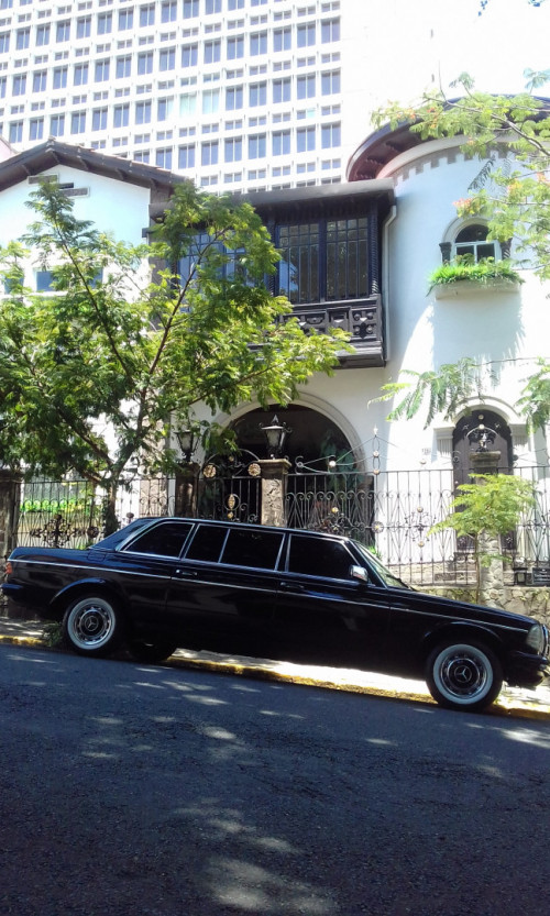 MANSION BARRIO AMON COSTA RICA MERCEDES W123 LIMOUSINE TOURS