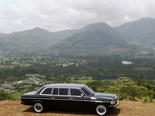 OROSI CARTAGO MOUNTAINS COSTA RICA. MERCEDES LIMO W123 LANG