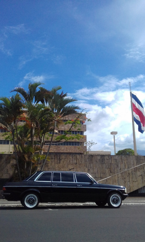 COSTA-RICA-BUILDING-WITH-A-FLAG-AND-LIMOUSINE-MERCEDES-300D95f8a94516618353.jpg