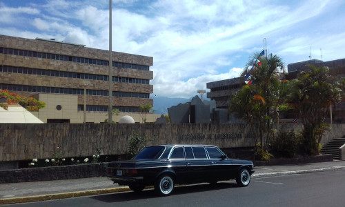 GOVERNMENT COURT BUILDING. COSTA RICA LIMOUSINE